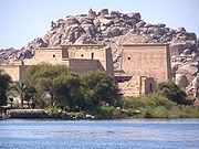 معلومات عن ابزيس 180px-ArriveeAuTempleDePhilae