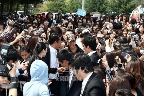 Kim Jeong Hoon says goodbye and thank you to 800 fans Km