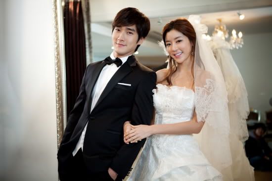 [NEWS] Choi Siwon e Park Hanbyul, fotos do casamento reveladas Cb0d34f60ddf6de1f2d3852a