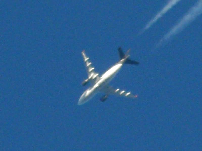 ZELTWEG contrail show P6250437