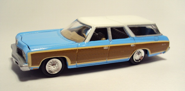 Johnny Lightning: 1973 Chevrolet Caprice Estate. DSC04329_zps14eb4a32