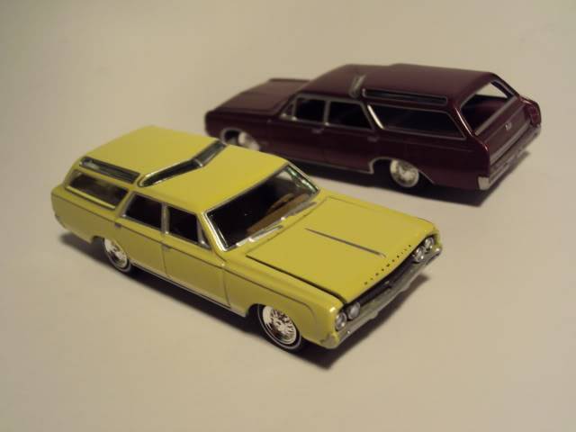 Algunos nuevos de Johnny Lightning DSC06344