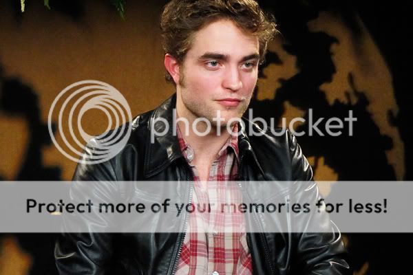 Robert Pattinson 002e9rr7