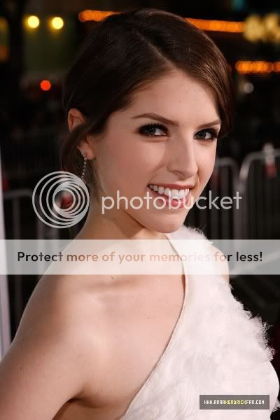 Anna Kendrick at the 'Up In The Air' premiere 0037het8