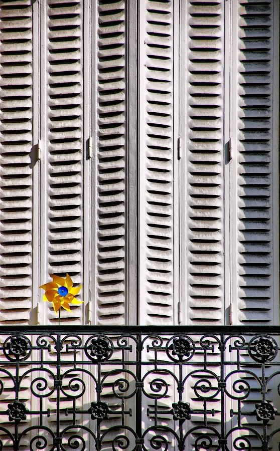 Y'a plus personnes au balcon INSOLITEPH