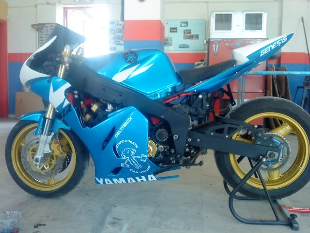 THE FZR750 (2LM) PROJECT - Σελίδα 4 DSC00680