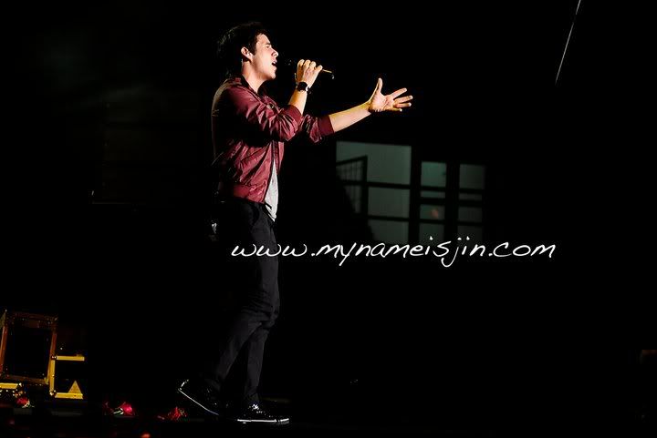 [Asian Tour 2011] David Archuleta tại Malaysia  228923_225539957483994_116393065065351_577642_1729755_n