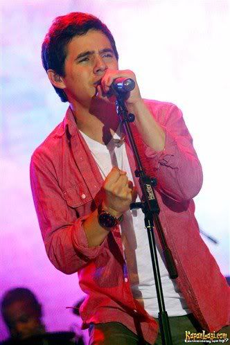 [Asian Tour 2011] David Archuleta tại Indonesia - Pond’s Teens Concert 2011 269161_253118171381633_100000503557998_1083227_4033894_n