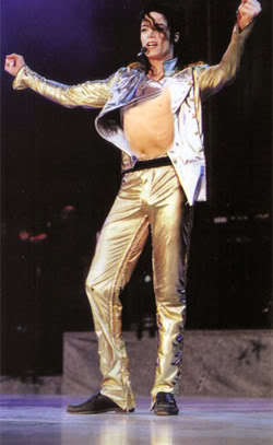 Fotos falsas de MJ na internet MJ-Gold-Pants-Sexy-Bare-Chest-michael-jackson-10625488-250-407