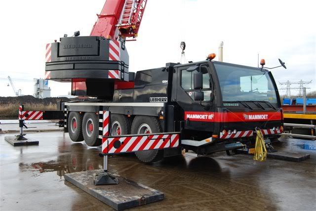 001 564 Liebherr LTM 1070-4.1 DSC_0074