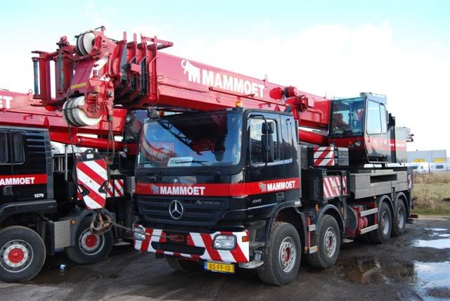 001 146 Faun HK 50L op Mercedes Actros 4141 onderwagen DSC_0174