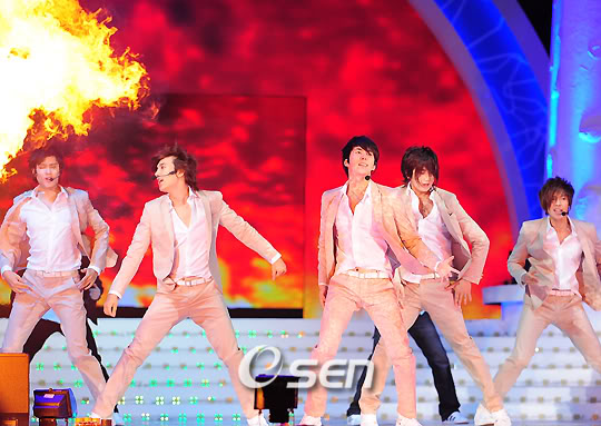 [SS501] En el Asia Pacific Super Modeling Competition 2009062001341621001