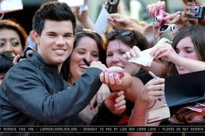 Taylor lautner galley 013