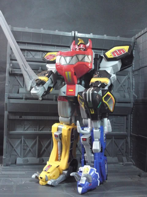 Dino Megazord - Mighty morphin 2010 !!! 01122009284-1