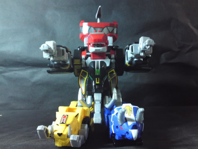 Dino Megazord - Mighty morphin 2010 !!! 02122009344