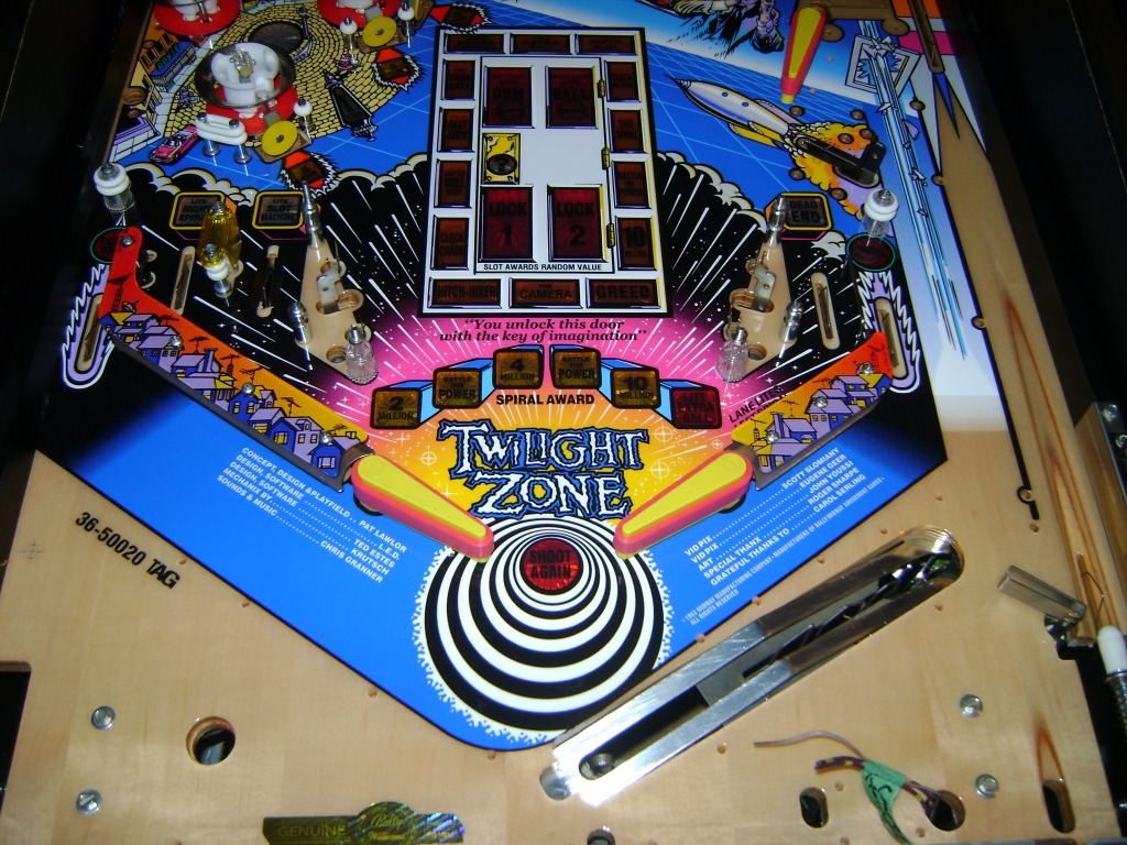 Twilight Zone Playfield Swap....... ***DONE!!!*** DSC05934