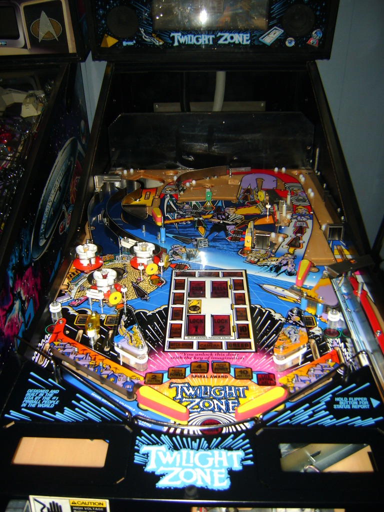 Twilight Zone Playfield Swap....... ***DONE!!!*** DSC05994