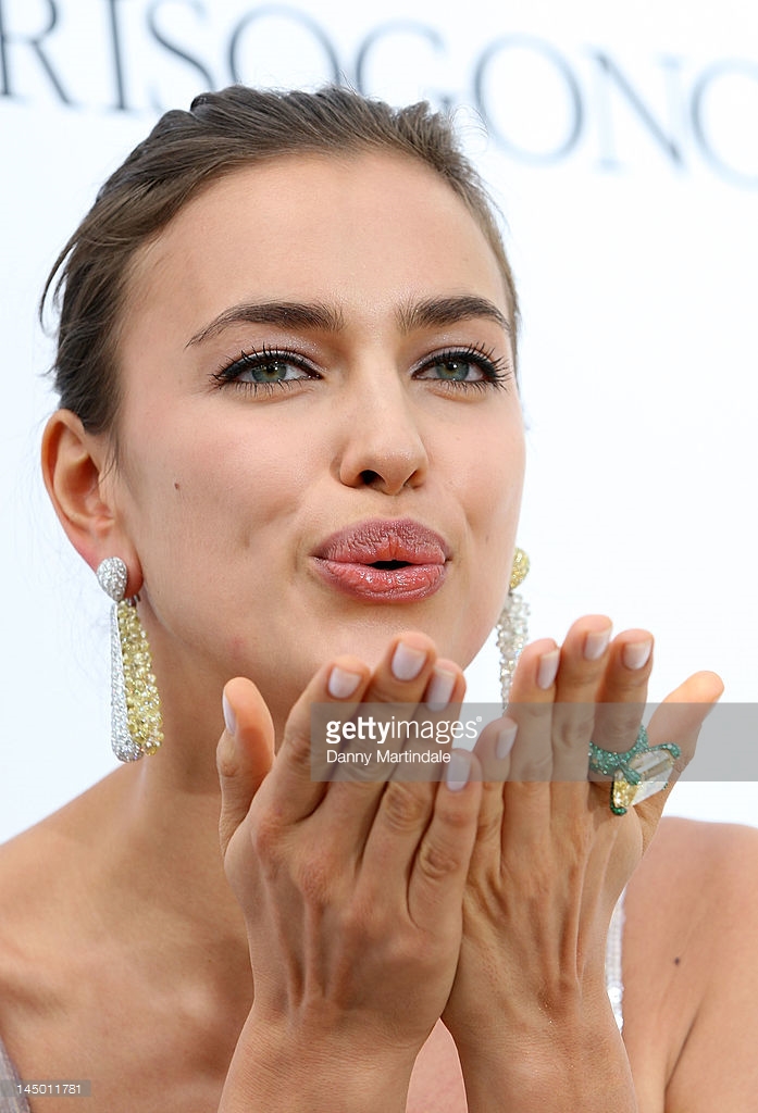 ირინა შეიკი/Irina Shayk - Page 8 D037fc25e3dc09bb5aa957b0eee564a7