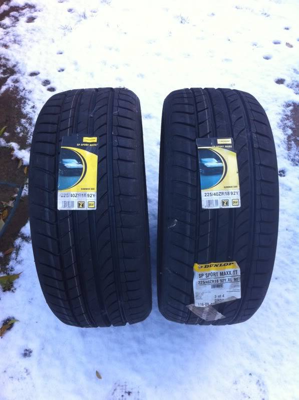 pair of BRAND NEW 225/40/18 dunlop sp sport maxx's Picture001