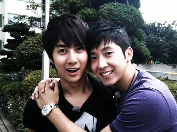 [HyungJoon] con Brian (Fly to the Sky) 1253172730_B20and20Jun