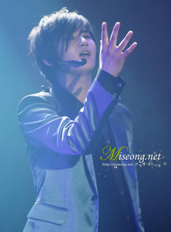 [YoungSaeng] Concierto en Seul, dias 1 y 2 1249236248_18