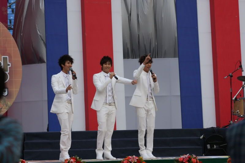 [YS, KY & HJB] más en el Shenyang National Singing Contest Ml3zfd