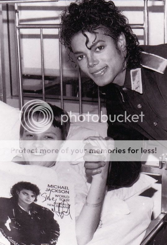 Immagini era "BAD" - Pagina 11 MJ-michael-jackson-7291673-537-787