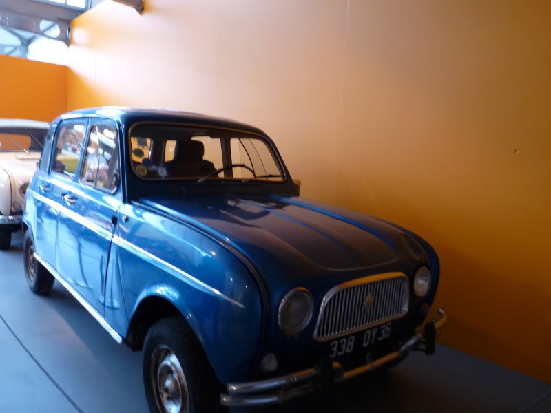 Musée Auto Moto Vélo de Châtellerautl-Expo 50 ans de 4L P1110696