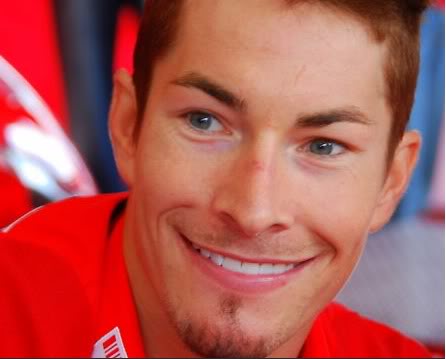 Nicky Hayden photo's - Page 4 Nickyinthepits