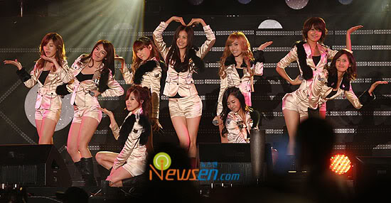 K-music : groupes mineurs - Page 4 20091010_snsd_1