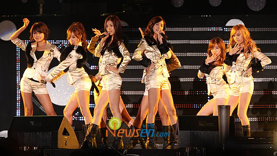 K-music : groupes mineurs - Page 4 20091010_snsd_2