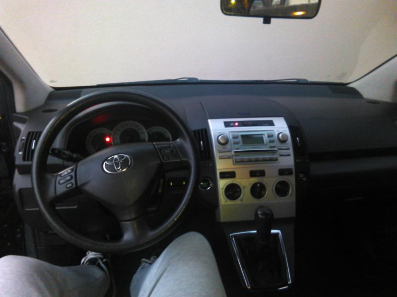 Toyota Corolla Verso 6_zps41nvxlgd