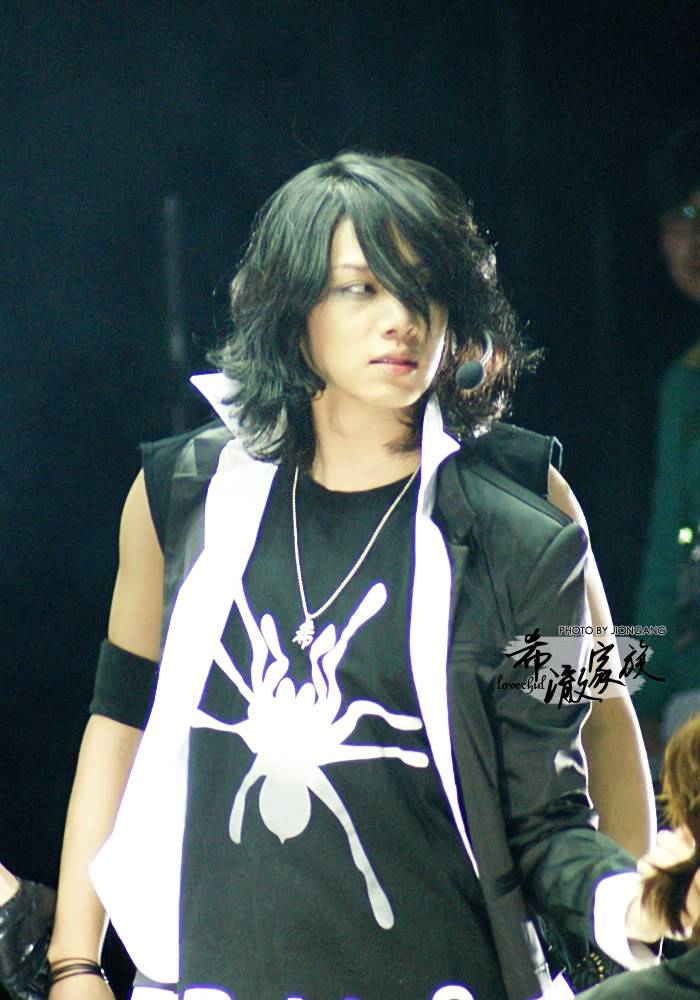 (13p)Heechul on Super show II.in Beijing 54682364