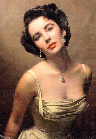 جميلات هوليوود Elizabeth-taylor