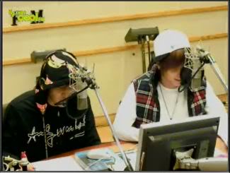 [Pic] 17/02/10 Kiss The Radio [8p] 19151459