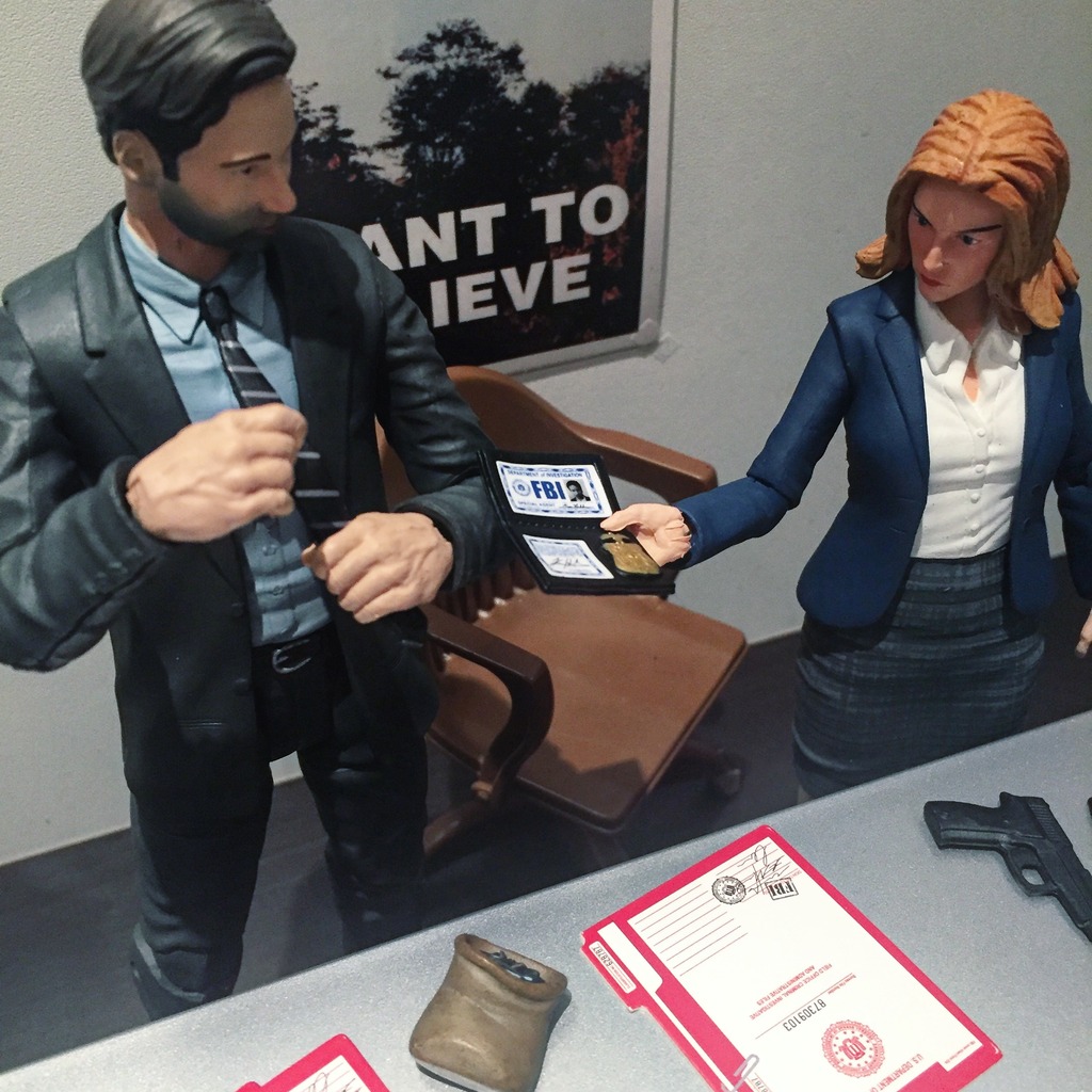 The X-Files (1/10th scale figures from diamond, neca...) IMG_1343