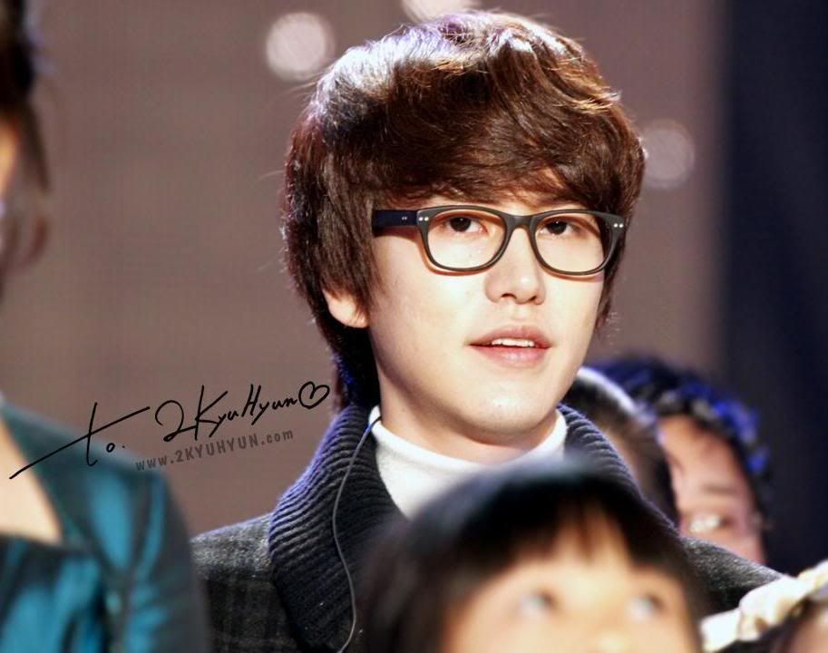 Kyuhyun [규현] - Page 2 20101215ChangwonKBSAConcertwithNeighbors04-Copy-Copy