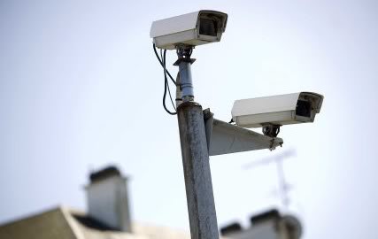 2012 : PISTAGE DES CITOYENS : SATELLITES, CAMERAS, SCANNERS, BASES DE DONNEES, IDENTITE & BIOMETRIE CCTV