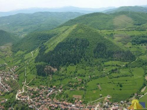 MESSAGES POUR NOTRE TEMPS... LapyramidebosniaqueduSoleil