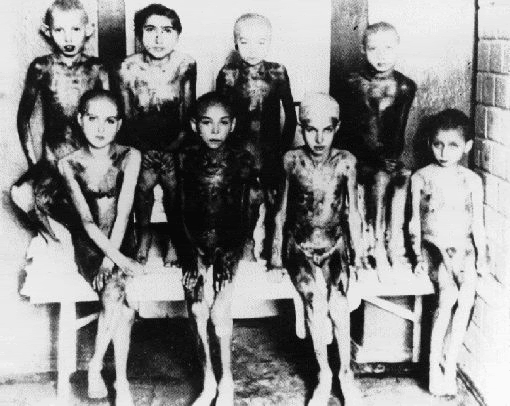 IMMORALITE ET SOCIETE DE MORT Auschwitz_solutionfinale_enfants