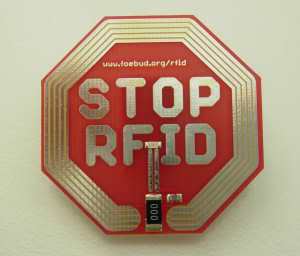 2012 : PUCES IMPLANTABLES, RFID, NANOTECHNOLOGIES, NEUROSCIENCES, N.B.I.C., TRANSHUMANISME  ET CYBERNETIQUE ! Stop_rfid