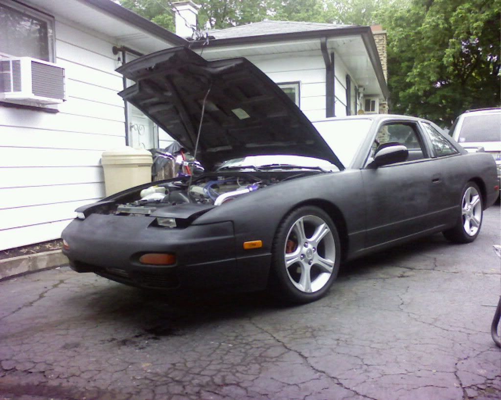 What up, cleaned that engine bay and painted the valve cover Img3D300081