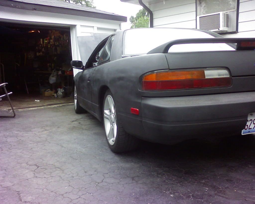 What up, cleaned that engine bay and painted the valve cover Img5C80070