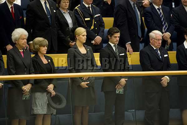 Carlos Gustavo XVI y Silvia - Página 3 16-09-2008_06aberturaparlamento