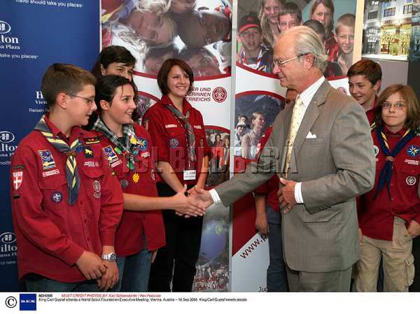 Carlos Gustavo XVI y Silvia - Página 3 18-09-2008_02WorldScoutFoundationEx