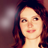 Felicity Jones Emmasidelook