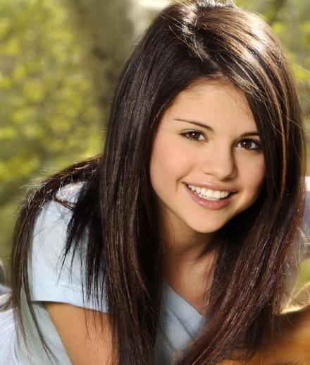 Aimee Mathews App Selena-Gomez-selena-gomez-2124510-440-517