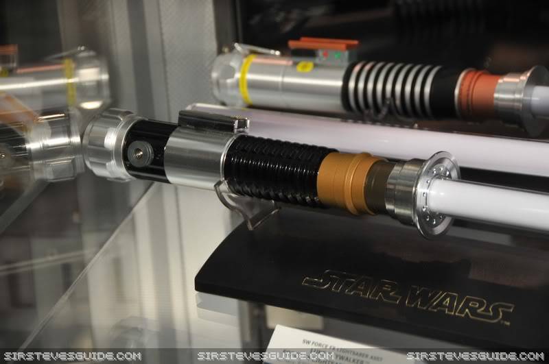 Hasbro se lance dans les Lightsabers FX ! - Page 2 SWV_6402_resize