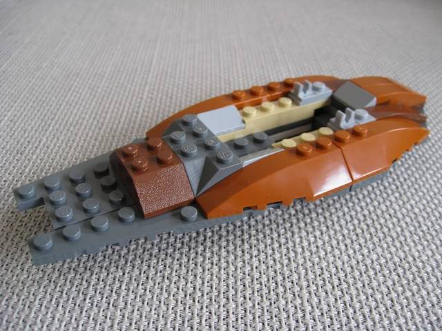 Lego - 7959 - Geonosian Starfighter  5733617874_bd7cd81b0e_z