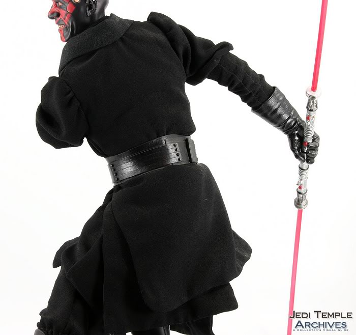 Darth Maul 1/4 Premium Format - Star Wars Sideshow - Page 2 Review_DarthMaulPF04